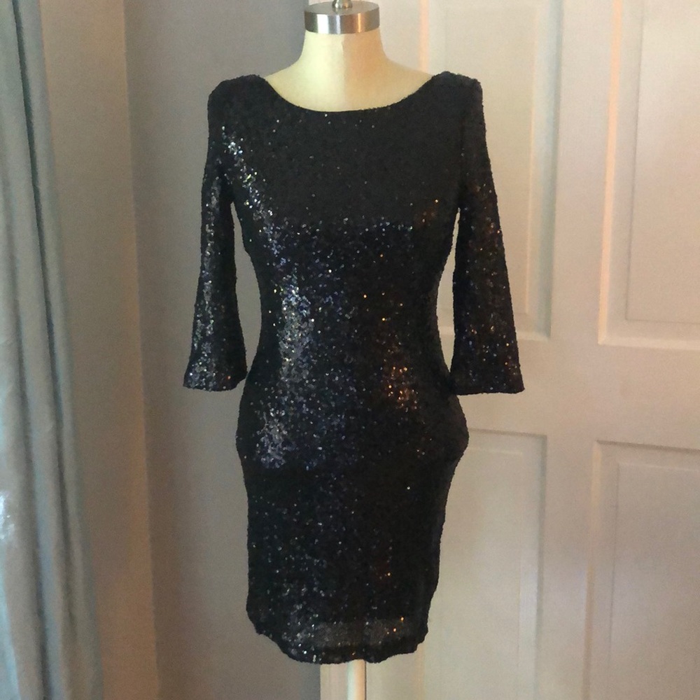 Lulu’s black sequin stretch dress